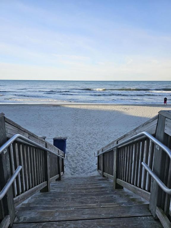 Direct Oceanfront- King Bedroom- Amazing Views/Pools/Hot Tubs/Beach Access/Golf Myrtle Beach Exterior foto