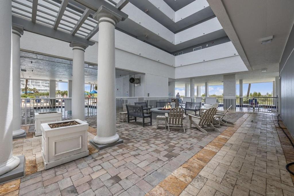 Direct Oceanfront- King Bedroom- Amazing Views/Pools/Hot Tubs/Beach Access/Golf Myrtle Beach Exterior foto