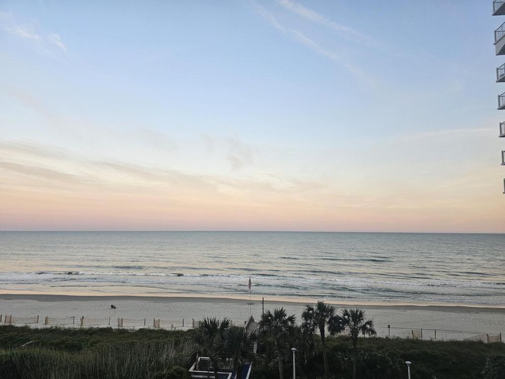 Direct Oceanfront- King Bedroom- Amazing Views/Pools/Hot Tubs/Beach Access/Golf Myrtle Beach Exterior foto